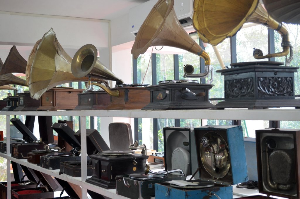 more gramophones on display